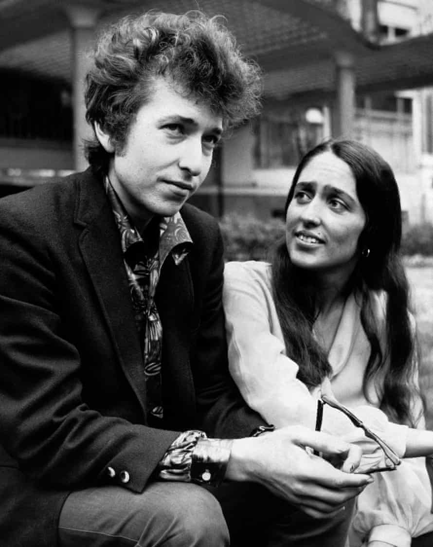 Bob Dylan and Joan Baez in London, April 1965.