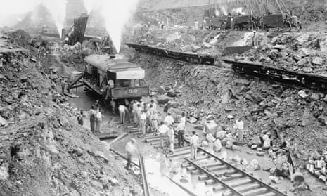 Steam shovel trains excavate the channel of the Panama Canal in 1913. The US had effected Panama’s independence to ensure access to the Canal.