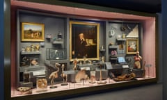 display cabinet of objects at the Hunterian museum