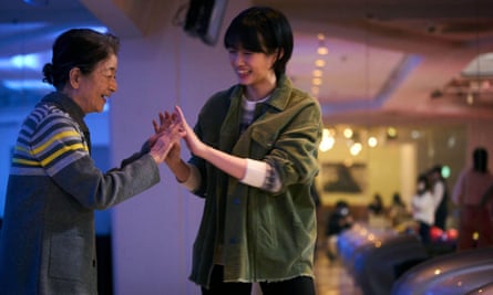 Michi Kakutani (Chieko Baisho) and Yoko Narimiya (Yuumi Kawai) in a scene from Plan 75.