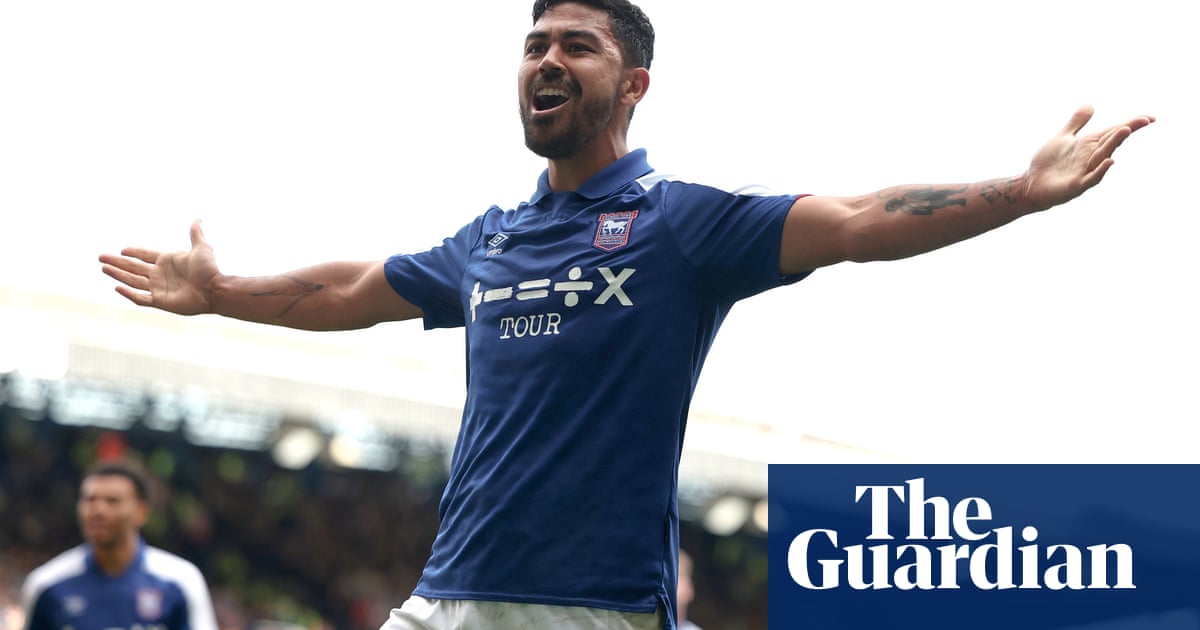 Massimo Luongo called up to end four-year Socceroos absence | Australia |  The Guardian
