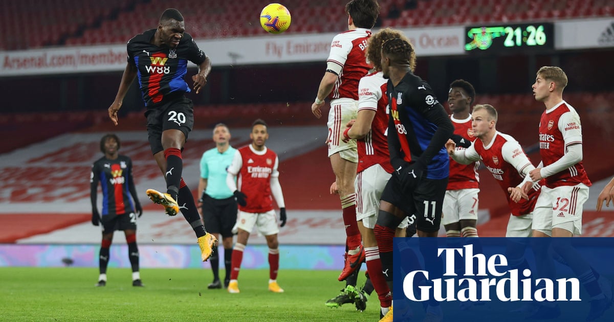 Arsenal held by Crystal Palace but Christian Benteke left with regrets