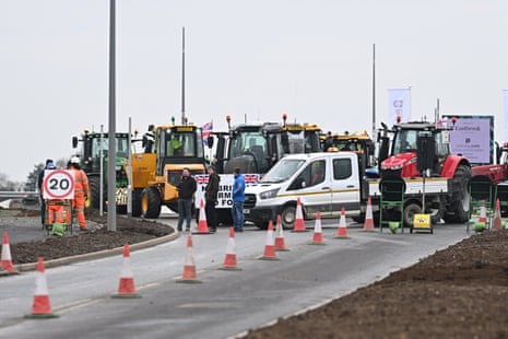 Farmers protesting near the Starmer visit.