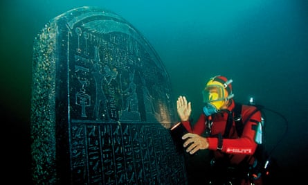 Decree of Sais stele under water.