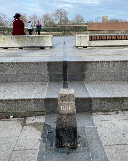 The starting stone for the University Boat Race at Putney Embankment.