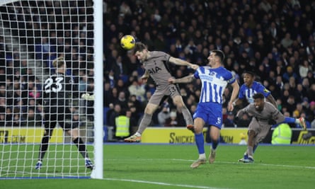 Ben Davies heads in to score for Tottenham