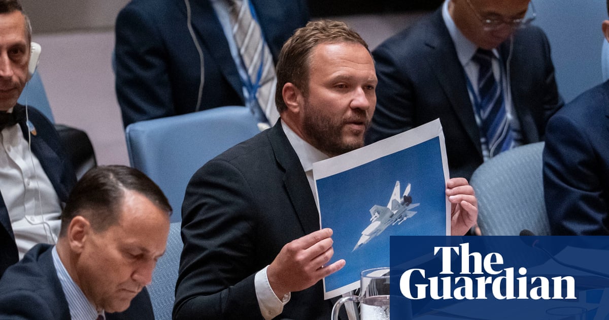 UK and Poland vow to confront Russian aircraft violating Nato airspace