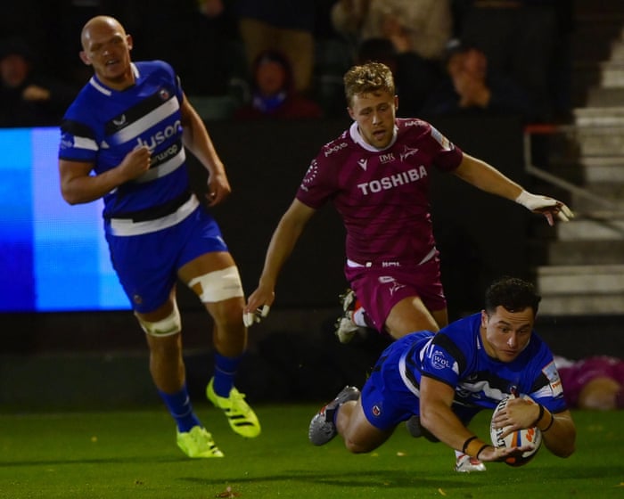 Henry Arundell leads Bath to nervy win against Sale as Borthwick takes note