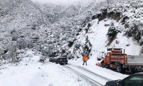 Historic' snow blankets parts of Midwest, disrupts travel