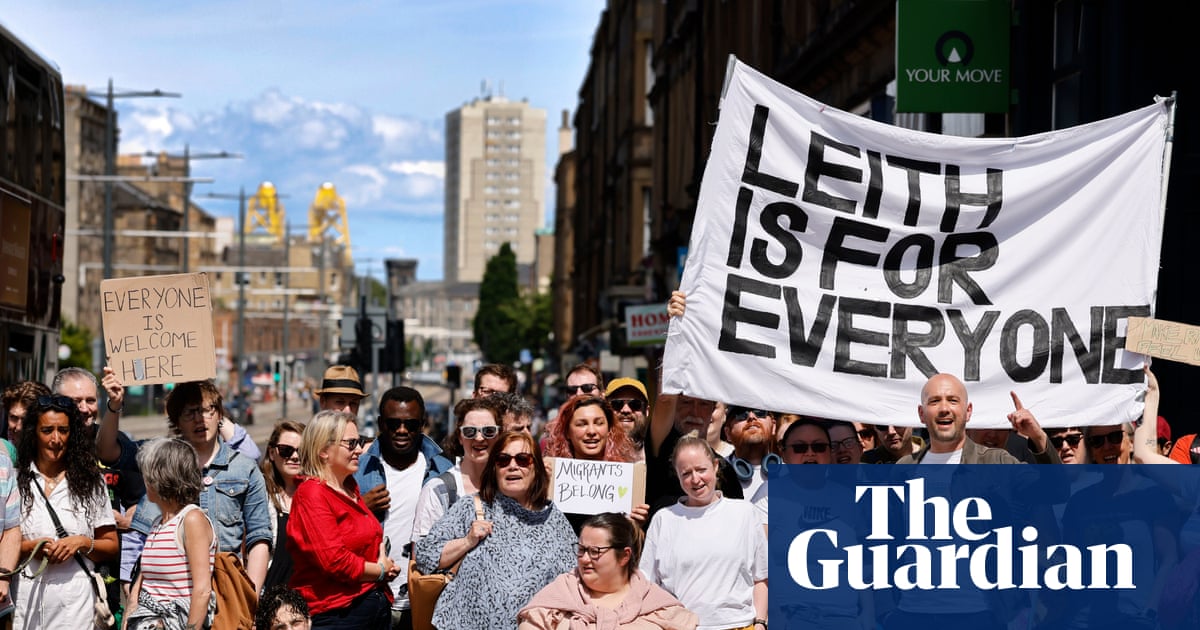 Taxi and Uber rider targeted in suspected anti-Muslim attacks in Edinburgh, say witnesses