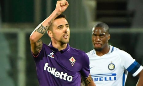 Fiorentina forward Matías Vecino celebrates after scoring during the win over Inter.