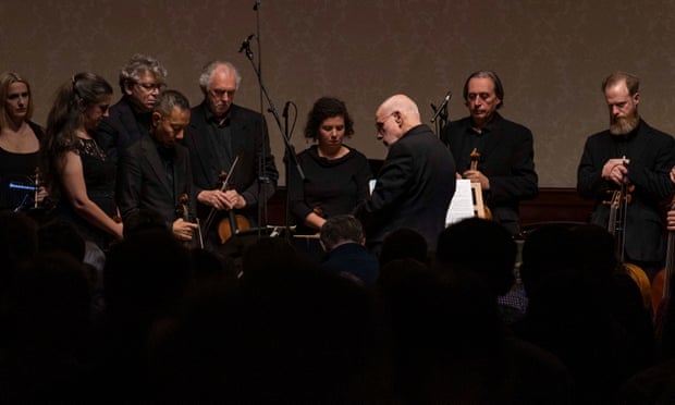 Ton Koopman and the Amsterdam Baroque Orchestra observe the minute’s silence at 8pm for the passing of Queen Elizabeth.