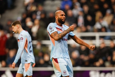 Igor Thiago shows his delight after converting his penalty.