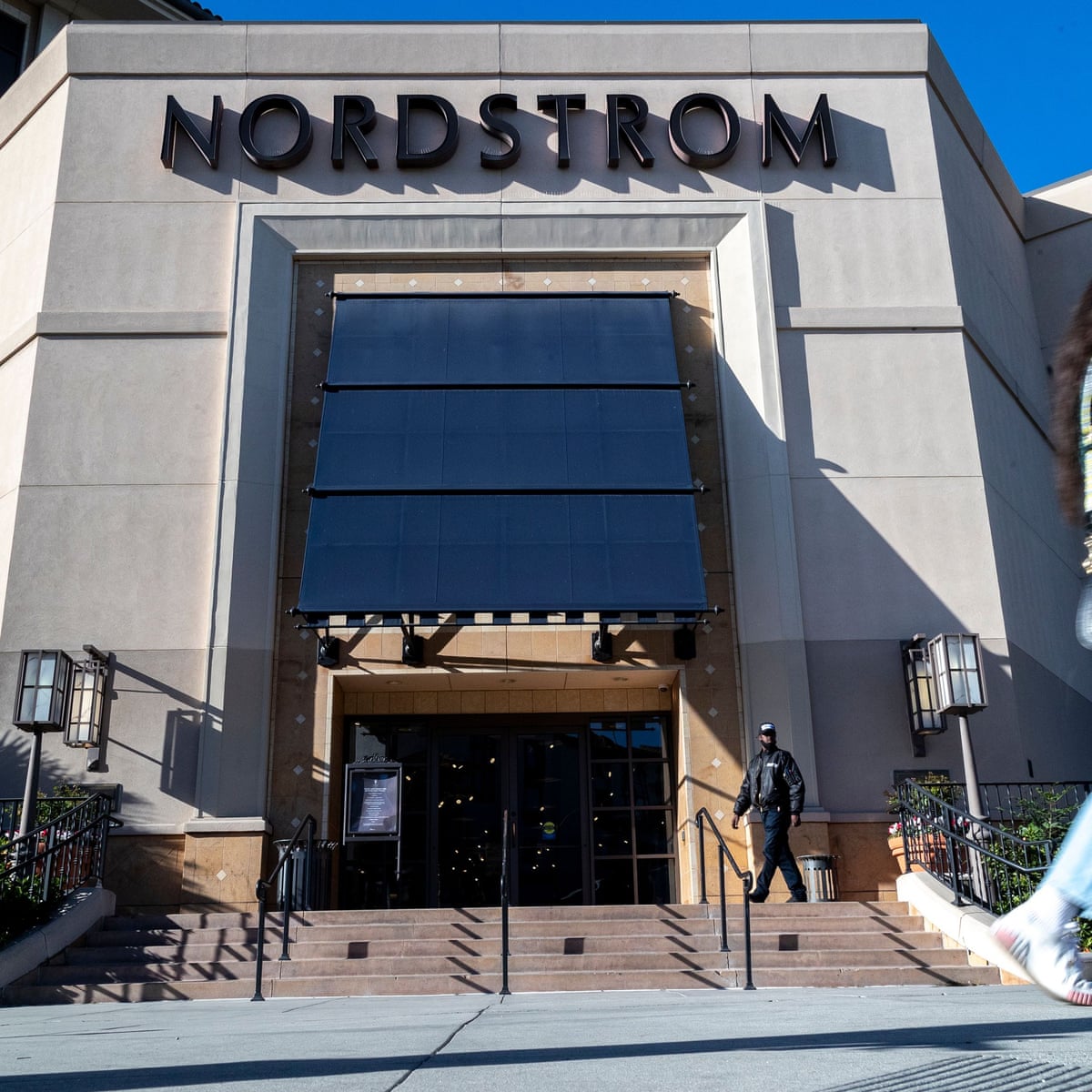 Thieves Rob Los Angeles Nordstrom Store In Latest Coordinated Raid California The Guardian Thieves Rob Los Angeles Nordstrom Store In Latest Coordinated Raid California The Guardian
