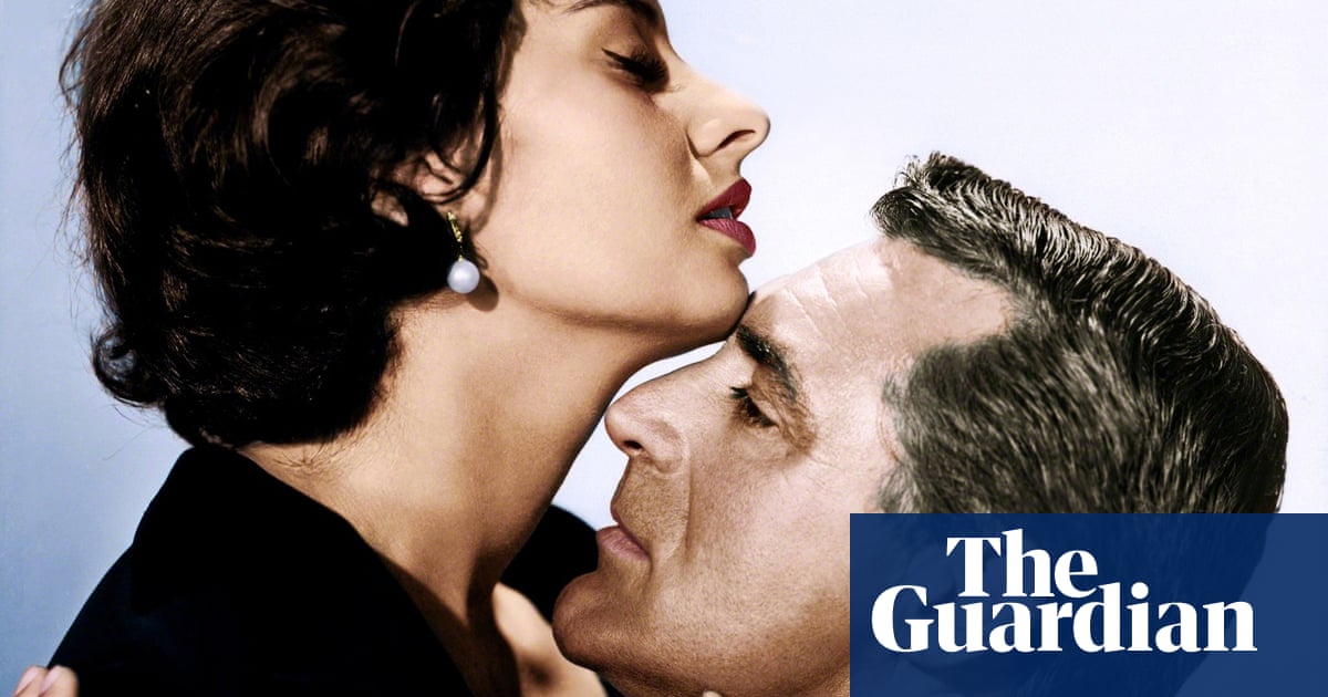 Cary Grant never proposed to me on set, says Sophia Loren