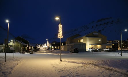 Polar night: Longyearbyen.