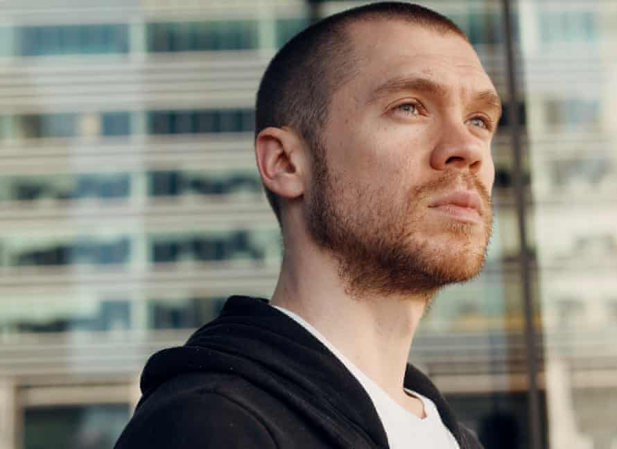 Head shot of Gary Stevenson, photographed in Canary Wharf