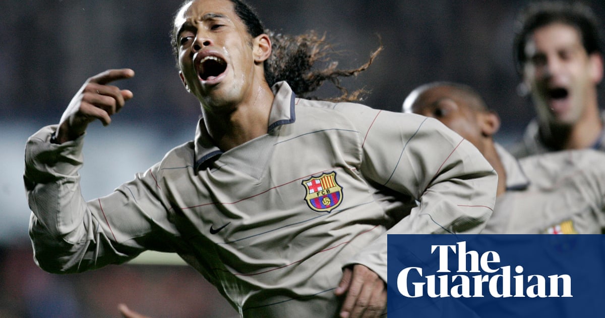 Golden Goal Ronaldinho For Barcelona V Chelsea 05 Ronaldinho The Guardian Golden Goal Ronaldinho For Barcelona V Chelsea 05 Ronaldinho The Guardian