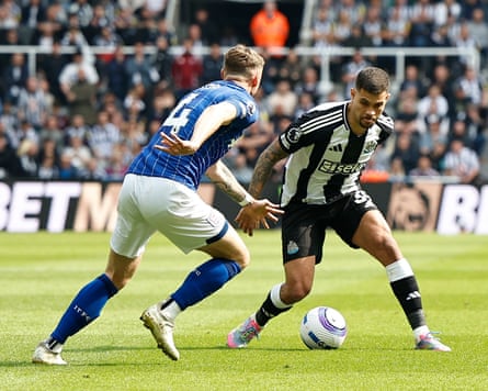 Bruno Guimarães playing for Newcastle