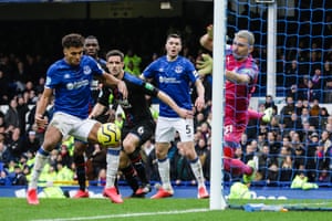 Dominic Calvert-Lewin slots in the rebound.