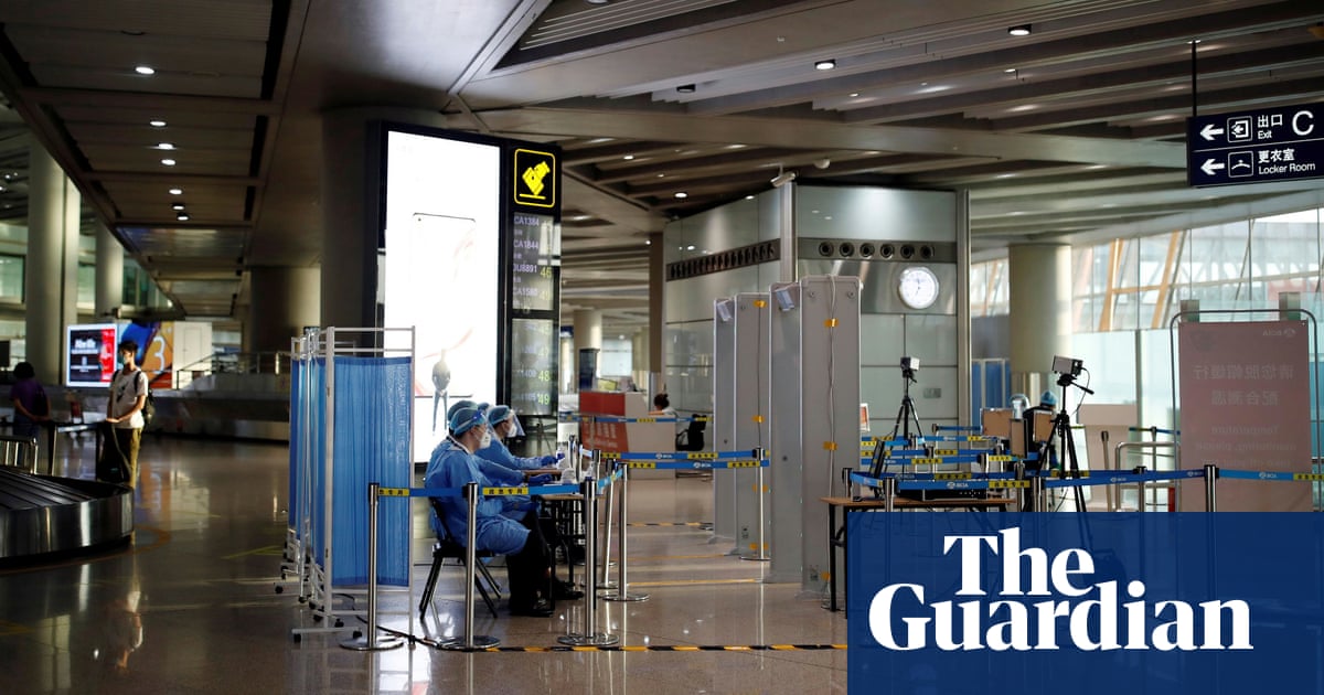 China bans non-Chinese arrivals from UK as England enters lockdown