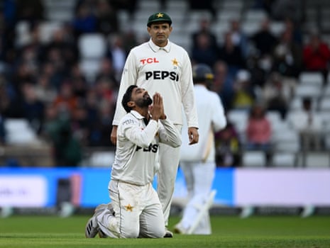 England v Pakistan: first Test, day two start delayed by rain – live