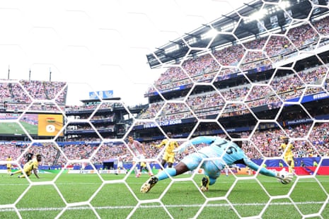 Petar Sucic scores for Croatia!