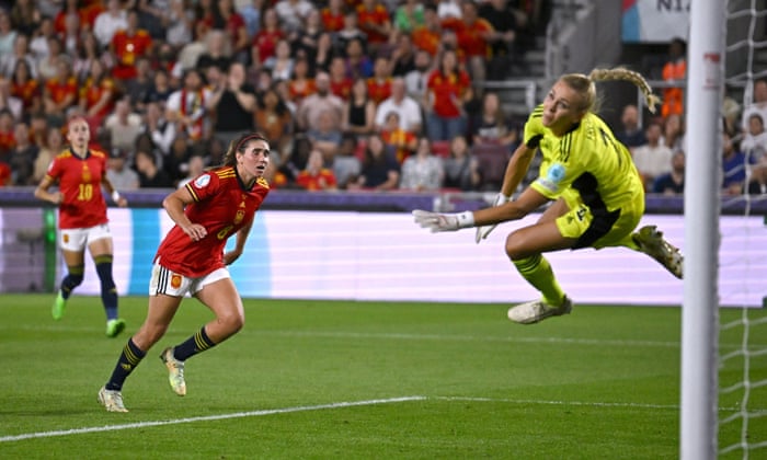 Spain's Mariona looks dejected after her fantastic volley was saved by an equally great save from German goalkeeper Merle Frohms.