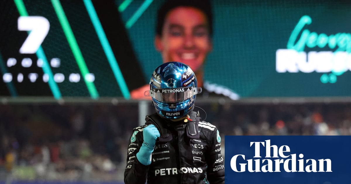 Impressive Russell holds off Verstappen to grab F1 Singapore GP pole