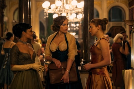 Thompson, Nina Hoss and Imogen Poots in Hedda.