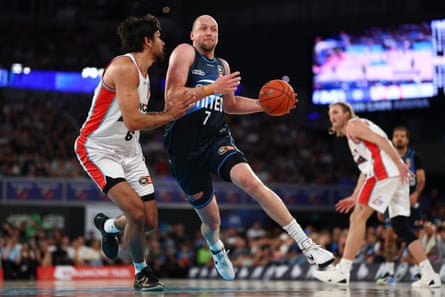 Joe Ingles drives to the basket Melbourne United during an under pressure from during a NBL match against Illawarra Hawks