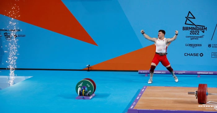 England's Chris Murray celebrates after winning the final and setting a Commonwealth Games record.