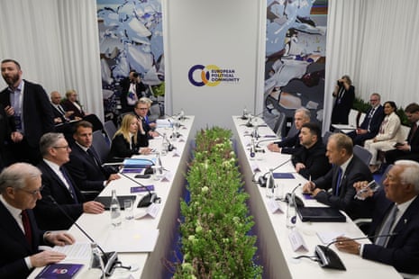 Keir Starmer at an EPC meeting on Ukraine, with France's president Emmanuel Macron, Italy's prime minister Giorgia Meloni, European Commission president Ursula von der Leyen, Canada's prime minister Mark Carney, Ukraine's president Volodymyr Zelenskyy, Poland's prime minister Donald Tusk and European Council president Antonio Costa.