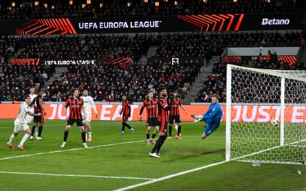 Nicolás Domínguez of Nottingham Forest scores his team's first goal