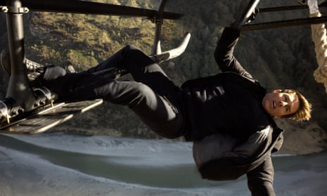 Tom Cruise hitches a lift in Mission: Impossible: Fallout