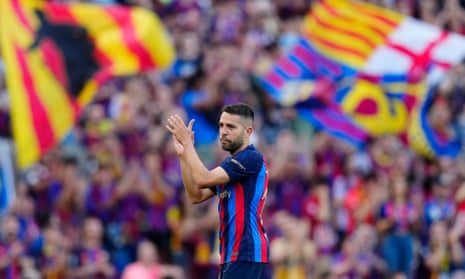 Jordi Alba says farewell to the adoring fans of Barcelona.