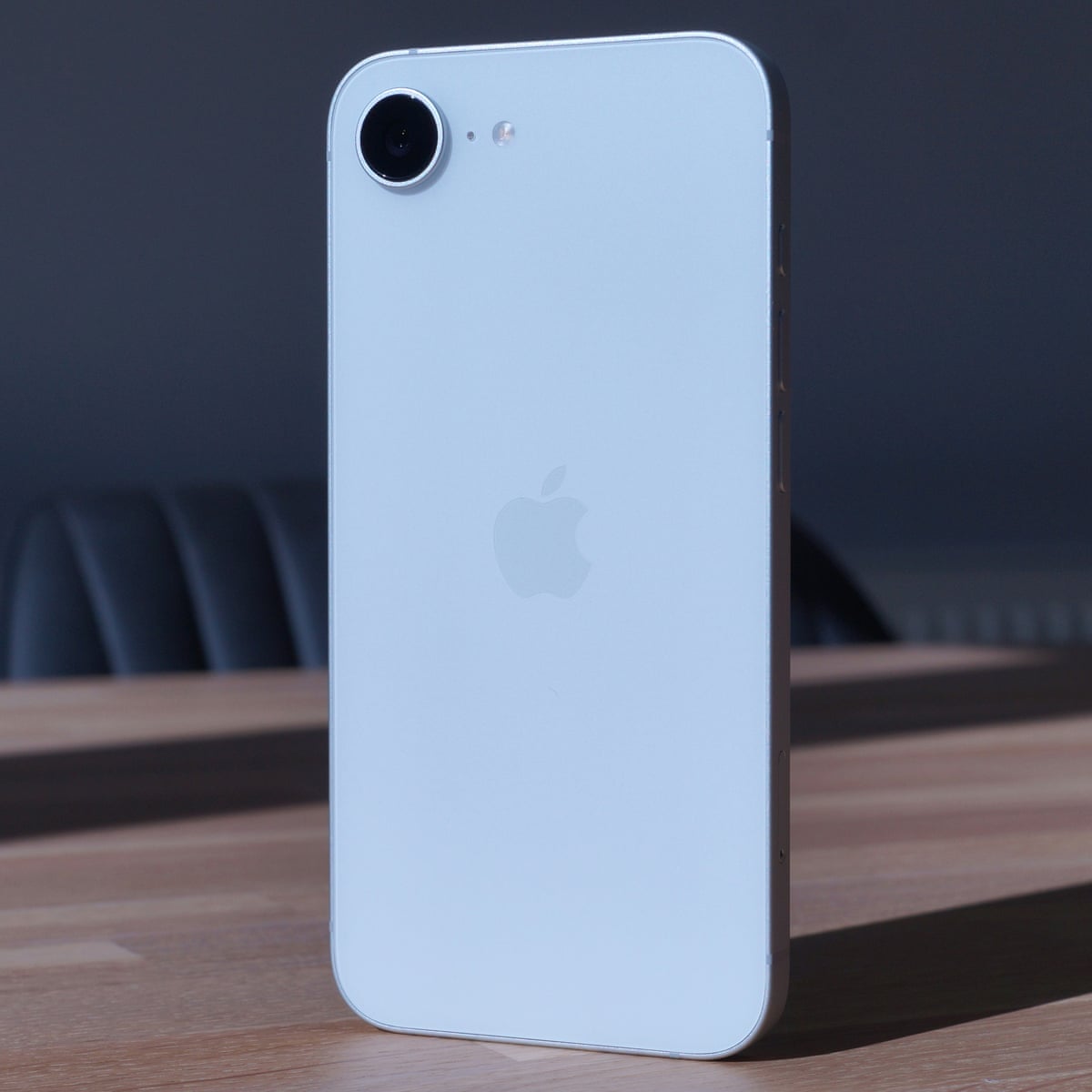 Apple Iphone 16E Review