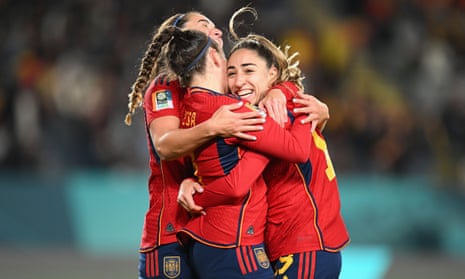 Teresa Abelleira (centre) celebrates with teammates after giving Spain the lead against Zambia.