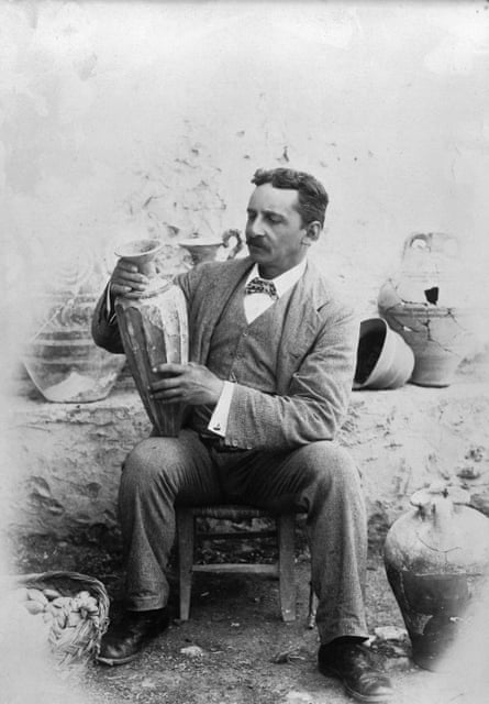 Sir Arthur Evans at the Palace of Knossos, 1901.