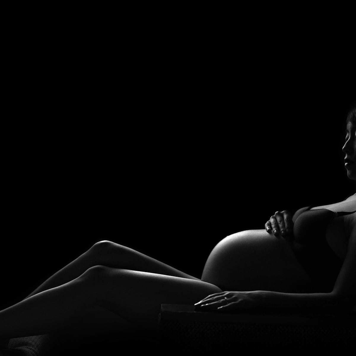 Best Dating Sites For Pregnant Moms - 6+ Sites To Get You Back Out There