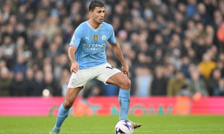 Rodri playing for Manchester City