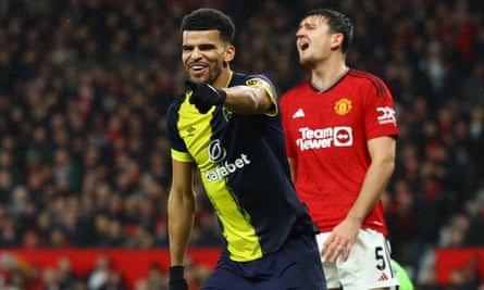 Dominic Solanke celebrates scoring against Manchester United on 9 December 2023.