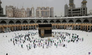 Covid: UK records 44,932 new cases and 145 deaths; US set to partly lift travel restrictions – as it happened 13 Pilgrims keeping social distance and wearing face masks, perform farewell Tawaf around the holy Kaaba in the Grand Mosque, after completing their extended Haj, “Haj Al Kabeer”, during the annual Haj pilgrimage in the holy city of Mecca, Saudi Arabia.