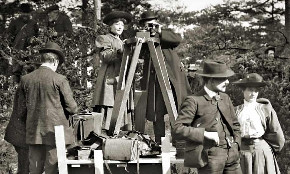 Alice Guy-Blaché (behind camera tripod) on the set of The Life of Christ in Fontainebleau, France, in 1906.