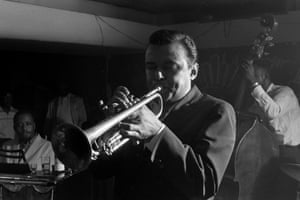 Ira Sullivan performing at Joe Segal’s club, Chicago, US, in the 1960s. Sullivan was a multi-instrumentalist who took on the trumpet, flugelhorn, flute and saxophone