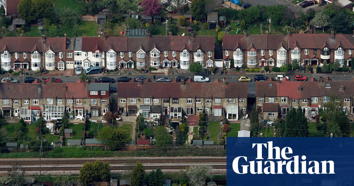 London homes 500 metres from station command 42,700 premium over those 1,500 metres away'