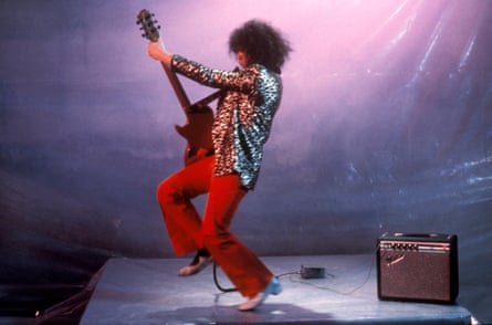 Bolan filming Born to Boogie in 1973