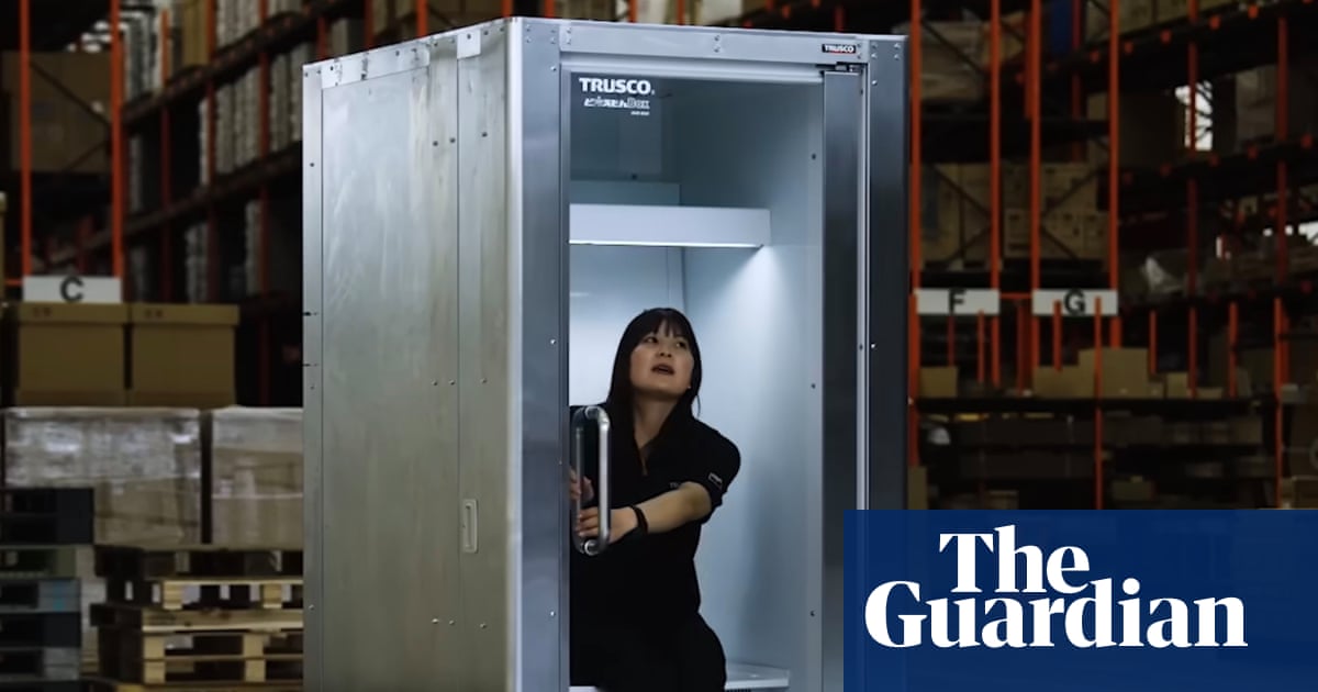 The human fridge: is this really the best way to cool down in a ‘cruelly hot’ climate?