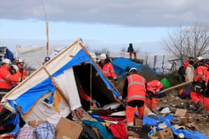 Calais 'Jungle' camp clearance