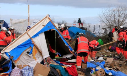 Calais Jungle camp being dismantled